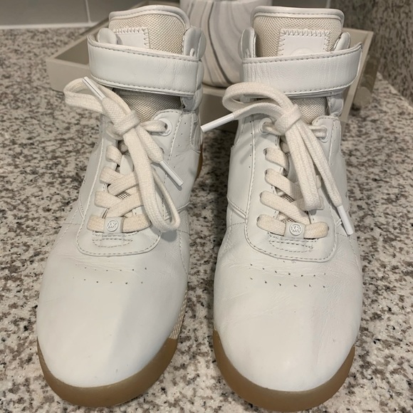 Michael Kors Sneakers - Picture 4 of 15